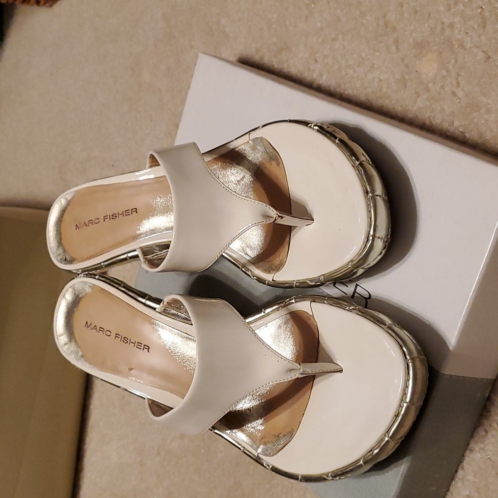 Marc Fisher Odeel Platform Thong Sandal Size 6.5